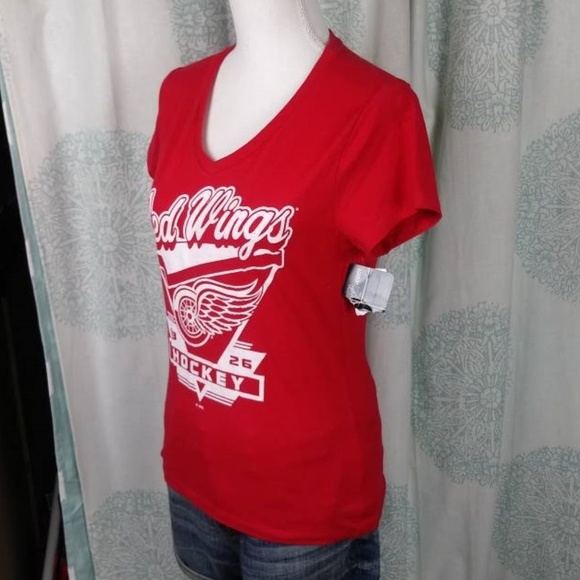NHL Detroit Red Wings Hockey Tee Size Small - Picture 2 of 3